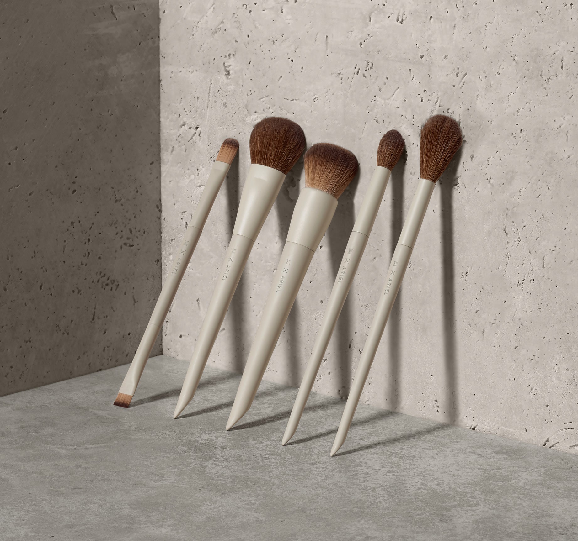 Morphe X Ariel A14 Signature Precision Setting Brush - Image 5