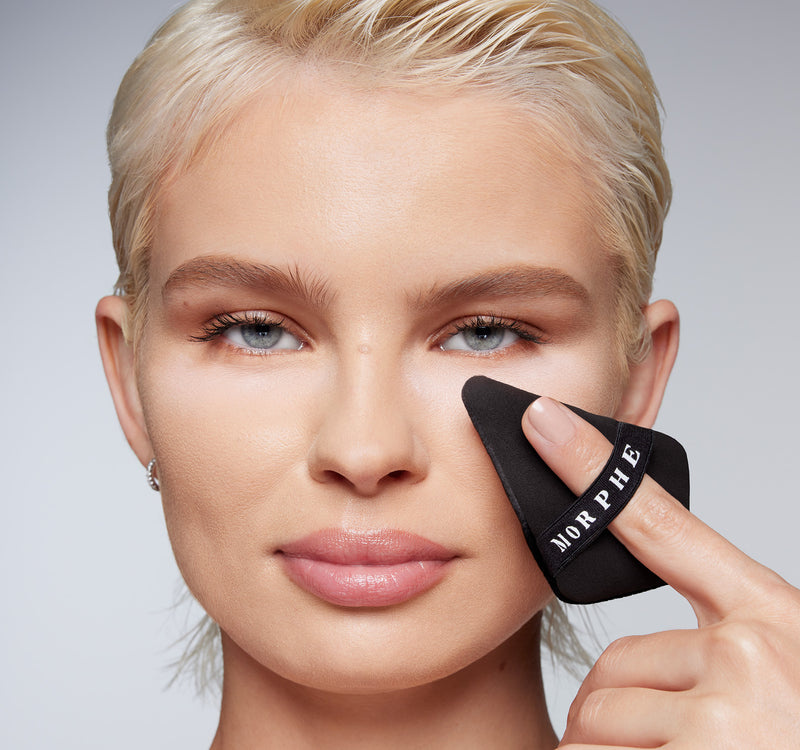 Totally Set Mini Brighten & Set Powder Duo - Image 3 out of 13