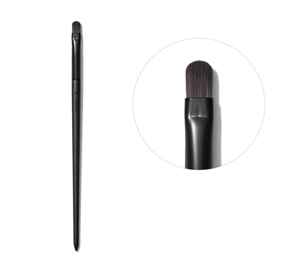 V300 - CUT CREASE DETAIL BRUSH